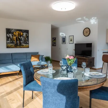 Apartment Luxus Penthouse Mit Terrasse, Garage, Fahrradraum Und Infrarotsauna Merano